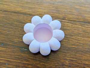 Elegant Resin Flower Embedded T Light Holder for Romantic Dinner, Bedroom, and Wedding <b>Decoration</b> - Product Image 3