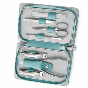 Kit de Manicura de Acero Inoxidable 7 en 1, Juego de Herramientas para Uñas, Estuche de Viaje Portátil, Estilo Clásico para Adultos - Product Image 4