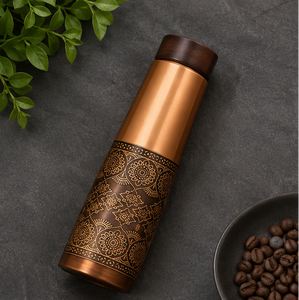 Bouteille en cuivre bronze à double finition de qualité supérieure avec bouchon en bois, thermos de voyage portable au design oriental - Product Image 1