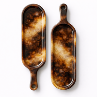 Plateau de service en résine artisanale, très demandé, avec poignée, design élégant pour table à manger, cuisine et décoration intérieure