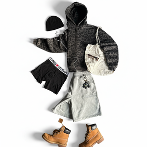 Sweat à capuche personnalisé pour homme avec logo, épaules tombantes, 100% coton, 500 g/m², poids lourd, avec fermeture éclair, coupe courte et oversize, imprimé. - Product Image 3