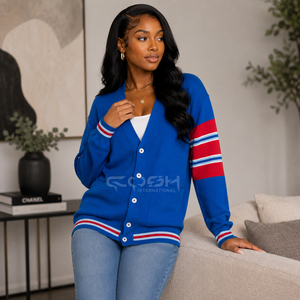 Pull long à col en V décontracté de couleur unie avec rayures rouges et blanches de la sororité Cosh International Sisterhood - Product Image 4