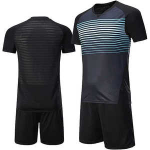 Ensembles d'uniformes de football unisexes pour adultes, col rond, tissu 240g, transfert thermique, qualité supérieure, 100% polyester respirant, logo personnalisé - Product Image 1