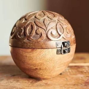 Tarro de almacenamiento de madera hecho a mano de primera calidad con tapa para guardar té, café, azúcar y especias. - Product Image 1