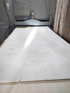Contrachapado Comercial de Chapa de Abedul de Grado Mueble 4x8 para Fabricación de Gabinetes de Cocina y Muebles, Resistente al Agua E0 E1 CARB - Product Image 4