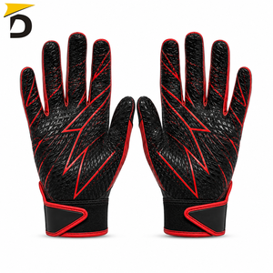 Gants de football légers avec une tenue sécurisée et une surface adhérente sur la paume, conçus pour une meilleure manipulation et une meilleure préhension du ballon - Product Image 4