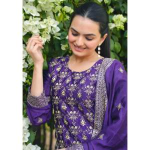 Ensemble de costume Sharara pour femmes Feni Fashion, couleur violette, avec broderie à paillettes, taille S - Product Image 4