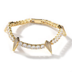Bracelet religieux en diamants plaqué or 18 carats, design croix, diamants naturels taille brillant ronde couleur G, bijoux unisexe à vendre - Product Image 1