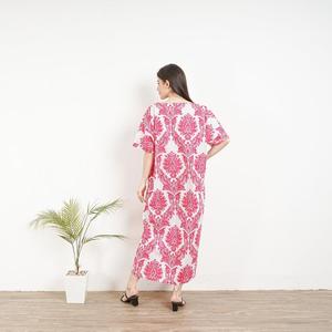 Vestido Kaftán de Algodón con Estampado Floral Rosa para Mujer, Corte Holgado, Cuello en V, Estilo Maxi, para Descansar o para la Playa - Product Image 6