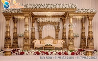 Piliers élégants de style fontaine pour Mandap de mariage hindou, décoration de scène de mariage luxueuse avec finition blanche et auvent floral circulaire