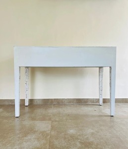 Table console décorative de style antique pour salon et chambre, design moderne et luxueux en nacre. - Product Image 1