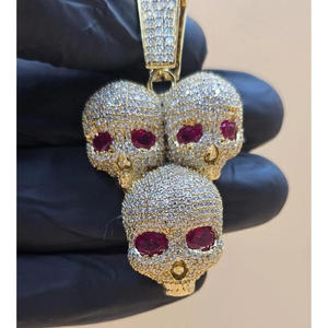 Colgante personalizado de triple calavera en plata de ley 925 con ojos de rubí y diamante de moissanita VVS - Product Image 1