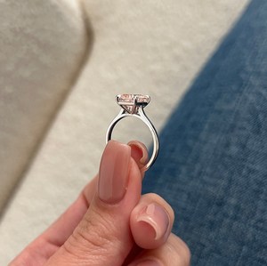 Bague en diamant rose intense fantaisie radiant de 2 carats, cultivé en laboratoire, bague solitaire rose bébé unique, certifiée IGI - Product Image 4