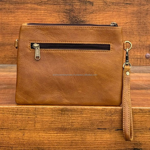 Fabricant de luxe personnalisé pleine fleur en cuir véritable bracelet sac à bandoulière pour femmes en cuir de vache élégant Mini pochette sac à main - Product Image 4