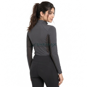 Sous-vêtement thermique pour femme, conçu avec un tissu extensible doux, coupe ajustée et matière respirante pour un confort hivernal. - Product Image 5