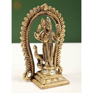 Sculpture en laiton de 5 pouces faite à la main de petites statues de divinités Kartikeya et Murugan - Product Image 2