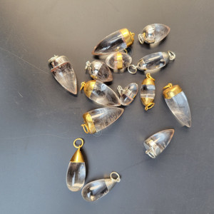 Calidad Premium Vintage tallada gota bala ovalada en forma de cuarzo transparente piedras preciosas naturales colgante popular joyería de moda regalo al por mayor - Product Image 6