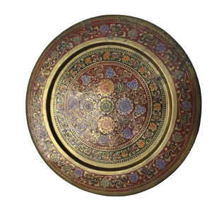 Plateau rond en laiton peint à la main avec motifs floraux multicolores en émail – Plaque métallique indo-persane artisanale - Product Image 1