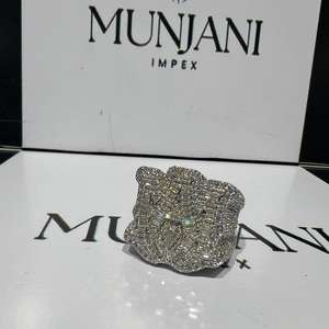 Anillo de compromiso unisex de plata 925 con diamantes VVS1 de corte brillante redondo en canal, anillos finos con diamantes, certificado IGI, lujo para mujer - Product Image 4