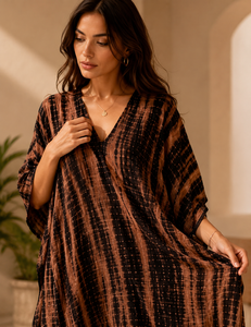 Vestido Maxi Bohemio para Mujer, Color Marrón Tie-Dye, 100% Algodón Tejido, Largo hasta el Suelo, Cuello en V, Hombros Descubiertos, Corte Moderno, Ecológico, Hecho a Mano - Product Image 5