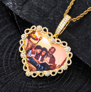Colgante de Corazón con Foto Personalizada, Grabable, Collar con Imagen Personalizada, Chapado en Oro con Moissanita, Plata de Ley, Estilo Hiphop - Product Image 1