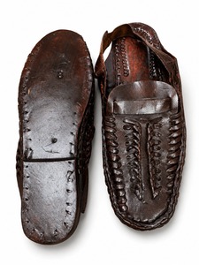 Mocassins ethniques en cuir tressé marron de haute qualité pour hommes, faits à la main, à enfiler, chaussures décontractées habillées avec boucle et bout rond - Product Image 3
