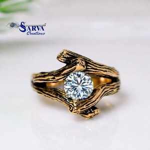 Anillo Redondo de Moissanita en Plata de Ley 925 con Diseño Texturizado de Ramas Inspirado en el Bosque, Joyería Artesanal para Mujer, Venta al Por Mayor - Product Image 1