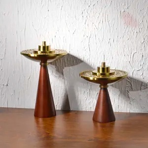 Brûleur d'encens conique en résine, améthyste violette royale et perle – Support à Bakhoor en maille chromée polie - Product Image 6