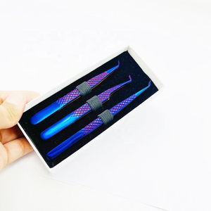 Pinzas Profesionales para Extensión de Pestañas de Acero Inoxidable Azul, Punta de Fibra, Agarre Perfecto, Antideslizantes, Duraderas, Grado A+ - Product Image 3