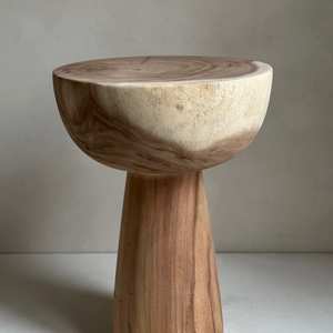 Table d'appoint en bois légère permettant un déplacement facile et une disposition flexible des meubles de la maison - Product Image 3