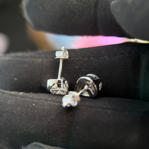 Pendientes de Diamantes Redondos de 1.50 ct Cada Uno, 2 Piezas, Certificados por IGI, Oro Blanco de 14K, Joyería Fina - Product Image 5