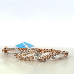 Pulsera con Bisagras de Oro Sólido de 18K con Diamante Natural Certificado por GIA - Joyería Fina de Oro Rosa - Product Image 4