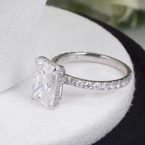 Anillo de compromiso con diamante de corte radiante, oro blanco, certificado IGI, estilo clásico, color D, diamantes cultivados en laboratorio - Product Image 3