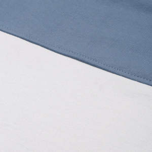 Sudadera con Capucha Personalizada para Hombre |   Suéter Premium de Color Azul y Blanco con Bloques de Color Horizontales |   Ropa Urbana con Paneles 100% Algodón | - Product Image 6