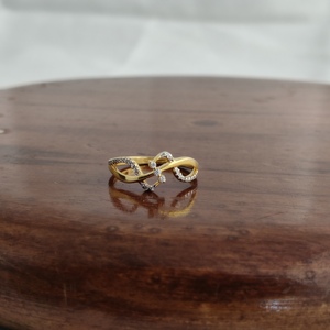 แหวนทองคำขาว 18K ประดับเพชรทรงอินฟินิตี้ ดีไซน์เกลียวแบบฝังเพชรเรียบหรู เรียบง่าย เหมาะสำหรับผู้หญิง สวมใส่ในงานแต่งงาน งานเลี้ยง หรือในชีวิตประจำวัน เป็นของขวัญ - Product Image 3