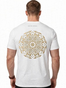 Oneten Apparel Camiseta blanca de manga corta con cuello redondo para hombre, estampado geométrico dorado, corte regular - Product Image 6