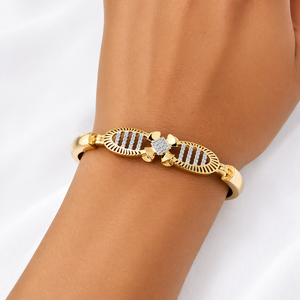 18ct Gold White Crystal Floral <b>Charm</b> Bracelet for Women Elegant Minimalist Chain Jewelry Wedding Party Daily Wear Gift - Product Image 3