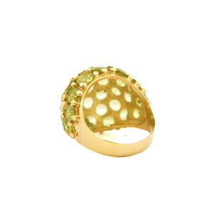 Bague de cocktail pour femme plaquée or 24 carats avec pierres rondes en péridot naturel serties pavé, style glamour, cadeau pierre de naissance d'août - Product Image 1