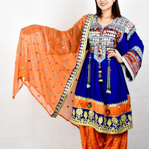 Robe afghane traditionnelle pour femmes, à manches longues, pour les festivals, avec broderies élégantes et coutures de qualité supérieure - Product Image 3