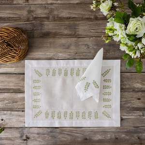 Juego de Manteles Individuales y Servilletas Bordados Lavables al por Mayor con Hojas Verdes, de Algodón Blanco con Dobladillo, para Hogar, Bodas y Eventos - Product Image 4