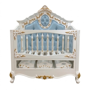 Cuna para Bebé Tallada a Medida, Fabricada en Indonesia, con Acabado en Blanco y Tela de Terciopelo Azul Cielo - Product Image 1