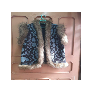 Chaqueta Bordada Estilo Afgano Suzani con Detalles de Piel, Nuevo Diseño en Oferta - Product Image 3