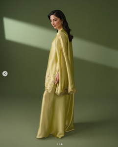 Elegante Salwar Kameez Amarillo de Seda para Mujer, Largo hasta el Suelo, con Bordado, Estilo Indio Pakistaní para Bodas, Corte Holgado, para Todas las Temporadas - Product Image 1