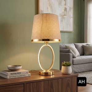 Lampe de table en métal écologique artisanale avec abat-jour en tissu, base d'ampoule E26, lumière décorative moderne pour la chambre à coucher, les hôtels et les salons - Product Image 3