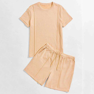 Ensemble deux pièces premium pour adultes et garçons : T-shirts respirants et shorts ajustés pour l'été - Product Image 1