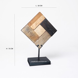 Escultura Artística Cuadrada de Madera Hecha a Mano al por Mayor sobre Soporte de Metal Negro, Decoración Moderna para Mesa del Hogar - Product Image 1