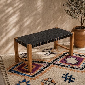 Banc en bois massif d'acacia à bord naturel avec pieds en fer noir, durable et polyvalent pour salle à manger, hôpital, entrée, extérieur, parcs, gymnases, centres commerciaux - Product Image 1