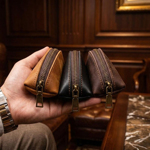 Portefeuille porte-clés RFID en cuir de luxe de haute qualité, conçu pour des voyages sécurisés et une commodité quotidienne, en vente. - Product Image 5