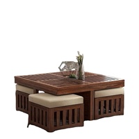 Ensemble de table basse en bois massif au design moderne et gain de place avec 4 poufs rembourrés