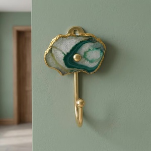 Crochet mural luxueux en agate plaqué or avec un seul crochet pour le rangement des vêtements - Product Image 1